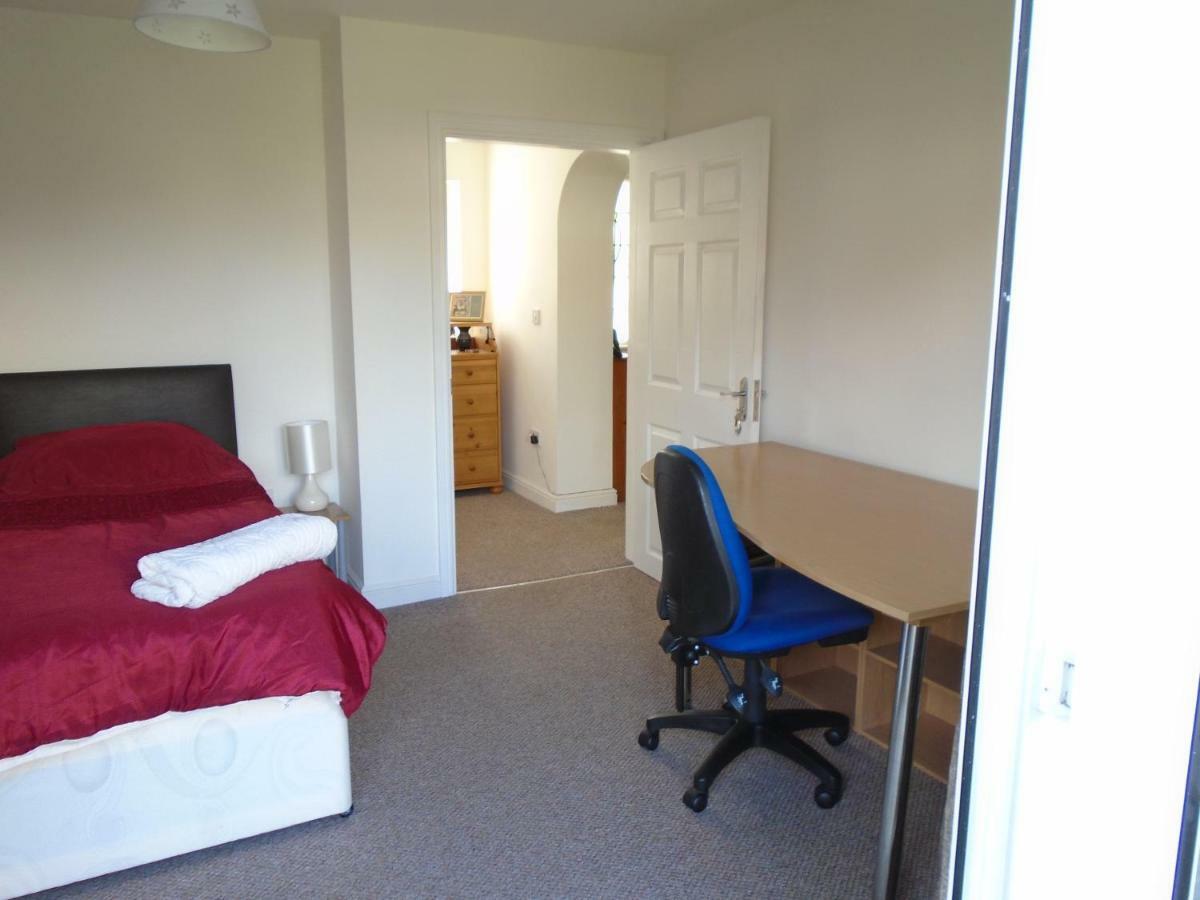 Tea In Liverpool - Private - Quiet - Ground Floor - En-Suite - Walk-In-Shower Экстерьер фото