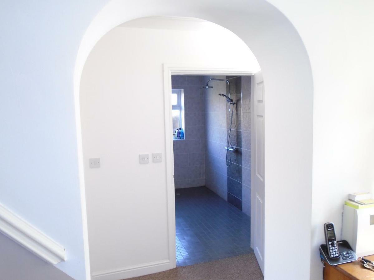 Tea In Liverpool - Private - Quiet - Ground Floor - En-Suite - Walk-In-Shower Экстерьер фото