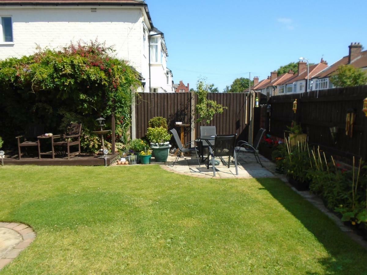 Tea In Liverpool - Private - Quiet - Ground Floor - En-Suite - Walk-In-Shower Экстерьер фото